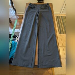 Reebok Women's M yoga sport pants, dark charcoal gray